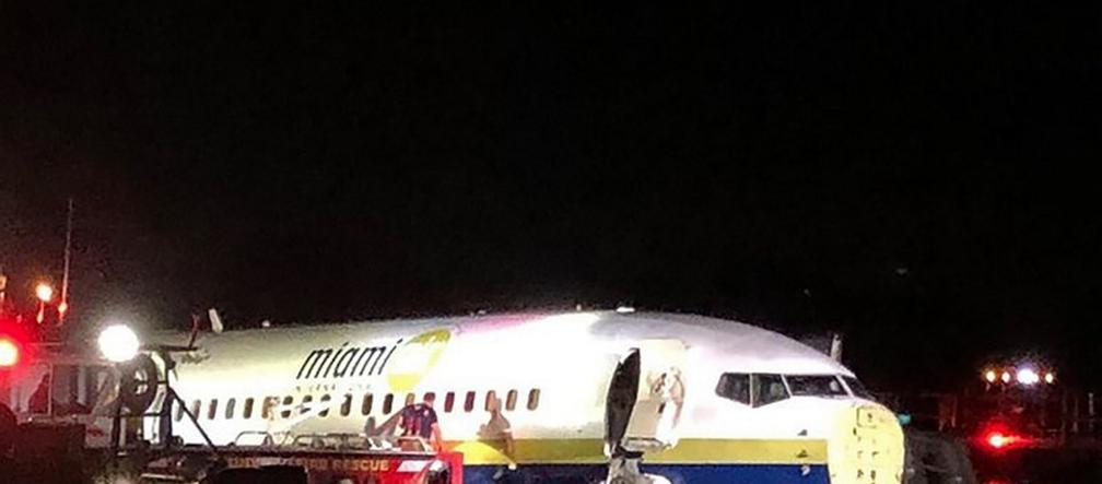 Boeing 737 wylądował na rzece