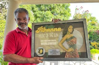 Rihanna w żałobie. Nie żyje ojciec piosenkarki. Ich relacje były trudne 