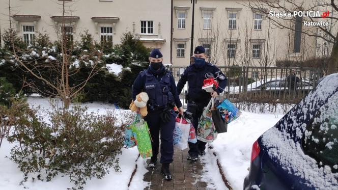 Katowice. Policjanci przekazali dary do domu dziecka