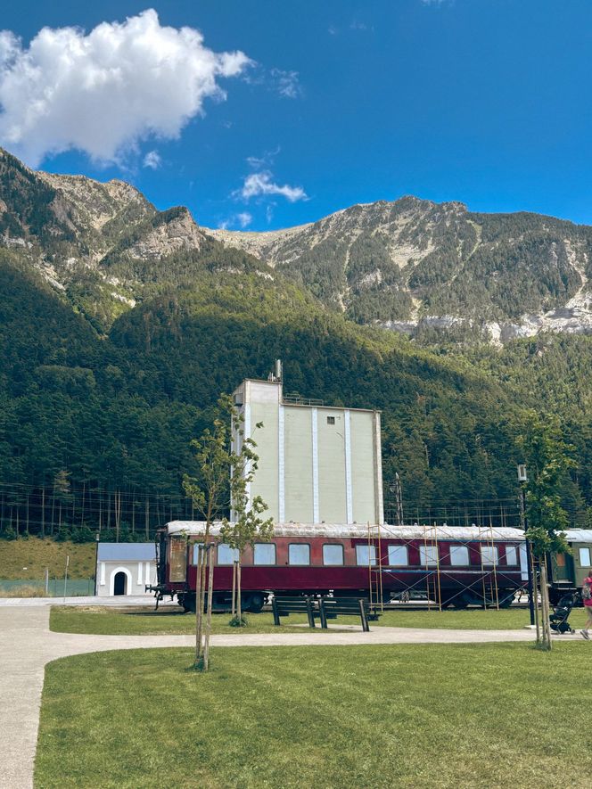  Canfranc Estación, Hiszpania. Dawny dworzec kolejowy zamienił się w luksusowy hotel