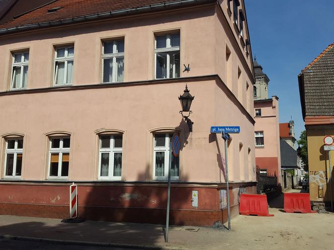 Duże zmiany na małej ulicy Wąskiej w Lesznie