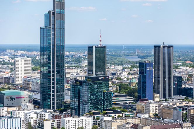 Skyliner. Widok na Warszawę
