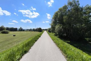 Pijani rowerzyści wybrali się na trasę Velo Dunajec. Wycieczkę zakończyli gdy jedna z uczestniczek wjechała do rowu