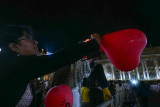 Koncert na Placu Św. Piotra w Watykanie Grace for the World