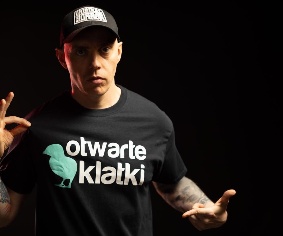 Wojciech Zawadzki (Słoń) wystąpił w nowym spocie Stowarzyszenia Otwarte Klatki.