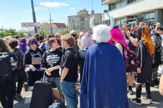 Pyrkon 2025. Tłumy uczestników przed MTP  