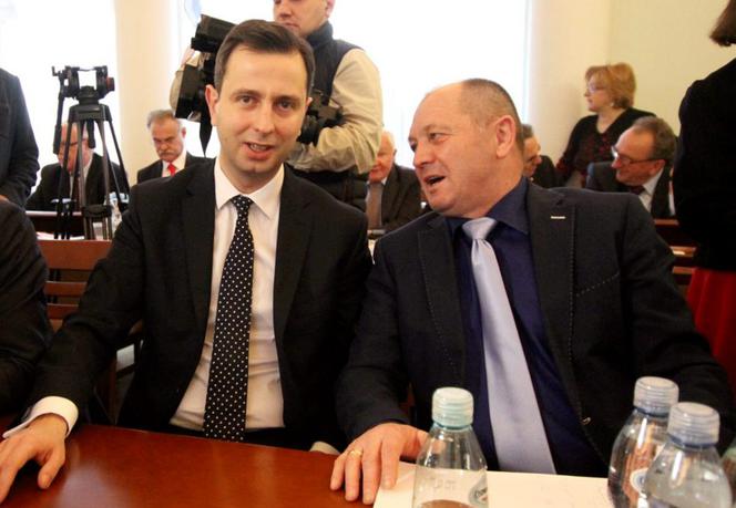 Gowin chce iść z Kosiniakiem-Kamyszem? Sawicki ostrzega prezesa PSL