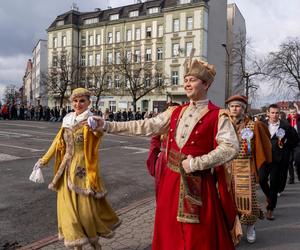 Maturzyści z Zabrza zatańczyli poloneza