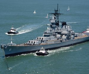Trump rozważa powrót pancerników do US Navy. Czy era wielkich dział wróci na ocean?