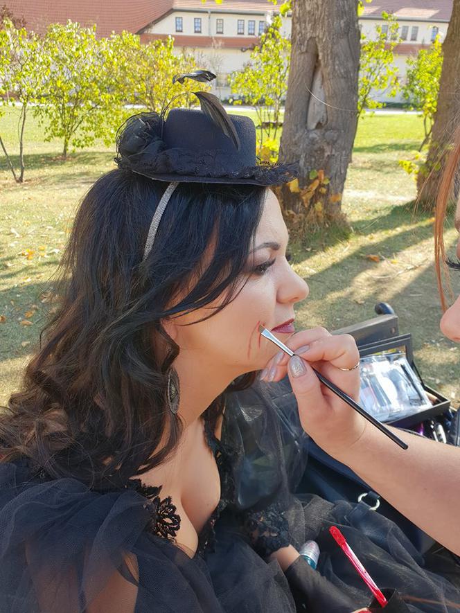 Sachiel na planie klipu "Ponad chmurami"