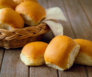 Prosty przepis na niemieckie bułeczki nocne. Miksujesz, pieczesz i gotowe