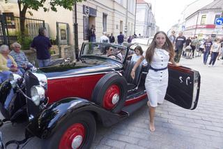 Mercedesy klasyki opanowały Kielce! Piękne auta na ulicy Sienkiewicza