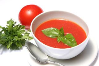 Zupa pomidorowa z przecieru pomidorowego z serem pleśniowym