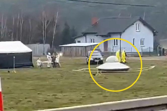 UFO wylądowało na DK 25 pod Bydgoszczą! Takie wezwanie dostali policjanci. Pojechali, sprawdzili
