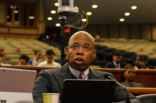 Biorą ze sklepów co chcą