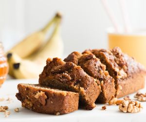 Aromatyczny bochenek na wyciągnięcie ręki. Chlebek kawowo-orzechowy idealny na deser i śniadanie