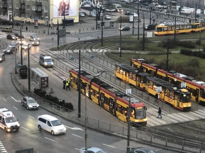 Ranny pasażer tramwaju na rondzie Wiatraczna 