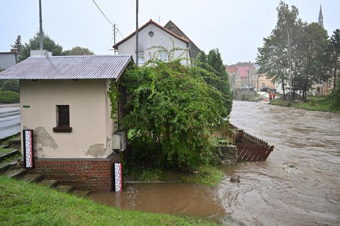 Ewakuacja mieszkańców Lądka-Zdroju. Wylała rzeka Biała Lądecka