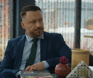 Barwy szczęścia, odcinek 3187. Maciej Wilk (Adam Szczyszczaj)