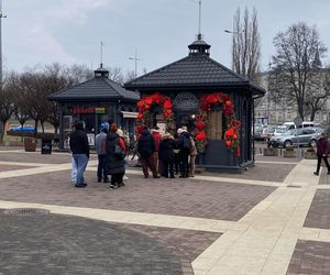 Tłusty czwartek 2025. Wielkie kolejki przed łódzkimi cukierniami [ZDJĘCIA]