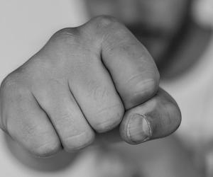 31-latek pobił dwie kobiety! Brutalny atak w centrum Pleszewa