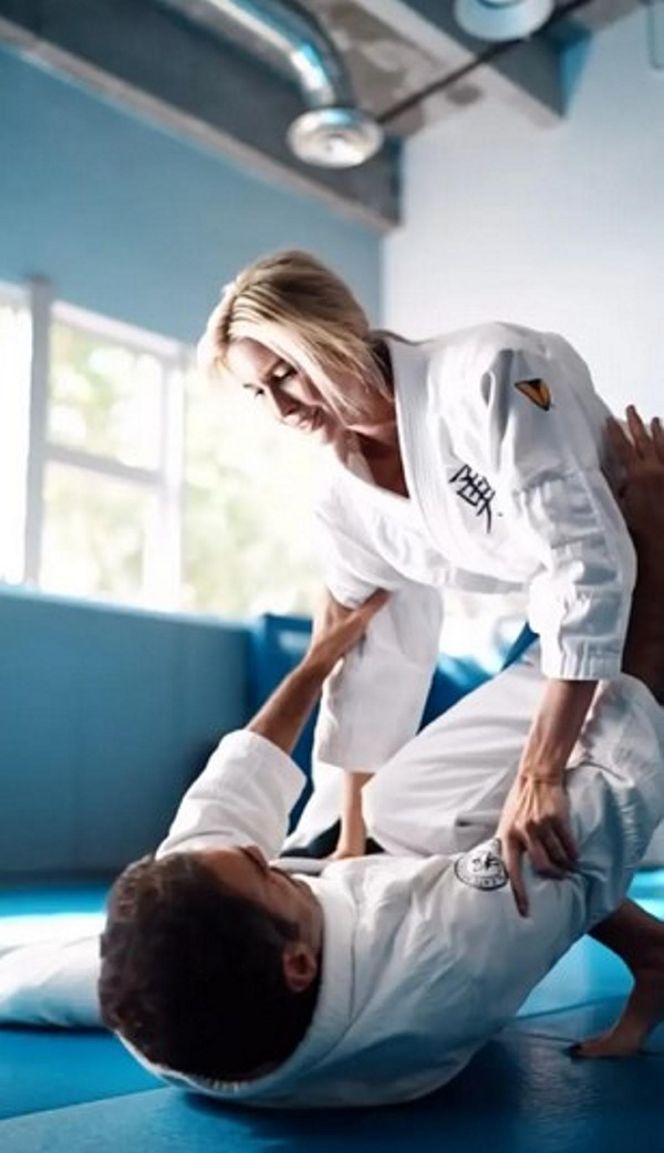Córka Trumpa ćwiczy ju jitsu! Jej trener rozkochuje w sobie gwiazdy