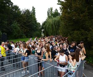 Gigantyczne kolejki przed stadionem. Tak fani czekali na koncert Dawida Podsiadło