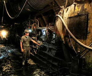 Nocny wstrząs w kopalni w Katowicach. Pięciu górników rannych