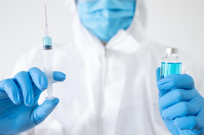 Czy ozdrowieńcy powinni być szczepieni przeciw COVID-19? Eksperci rozwiewają wątpliwości