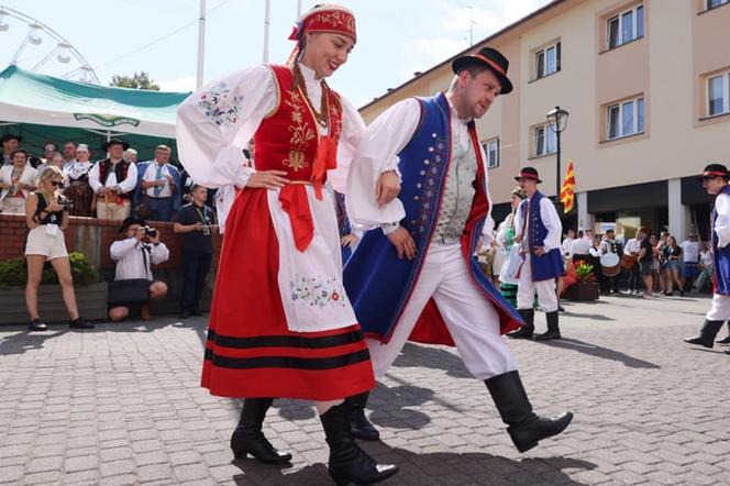 Wielobarwny korowód przemaszerował przez centrum Wisły. Trwa 61. Tydzień Kultury Beskidzkiej 