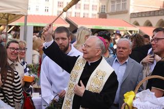 Abp Marek Jędraszewski podczas święcenia pokarmów: Ewangelia Chrystusowa jest Ewangelią życia