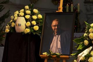 Pogrzeb prof. Dębskiego. Wzruszające słowa rodziców uratowanych dzieci [WIDEO, AUDIO]