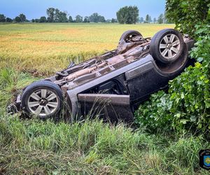 Tragiczne dachowanie w Strzyżewie Witkowskim! 45-latek zginął na miejscu