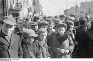 Łódź. Odnaleziono ponad 70 grobów dzieci z obozu koncentracyjnego. Przez lata ludzie myśleli, że kłamiemy