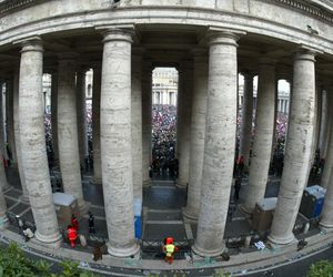 Tak wyglądał pogrzeb Jana Pawła II w Watykanie