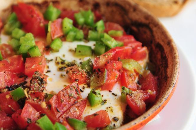 Pomidory pieczone z serem feta - cudownie aromatyczne