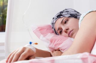 Coraz więcej 30-40 latków choruje na raka. Powód skrywa się w dzieciństwie