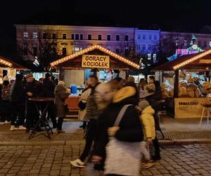 Tłumy na otwarciu Jarmarku Bożonarodzeniowego 2023 we Wrocławiu. Zobacz zdjęcia!