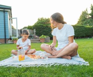 Planujesz rodzinny piknik? Za te rzeczy zapłacisz mniej niż 50 zł, a sprawdzą się przez lata