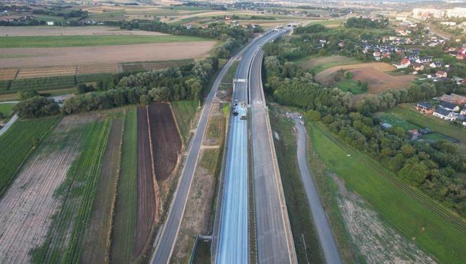 Tunele na S52 w Dziekanowicach i Zielonkach będa miały automatyczny system gaszenia pożarów