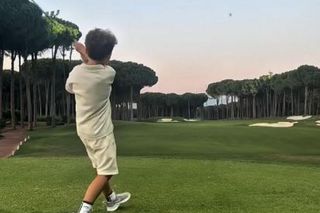 Wojciech Szczęsny uczy Liama nietypowego sportu