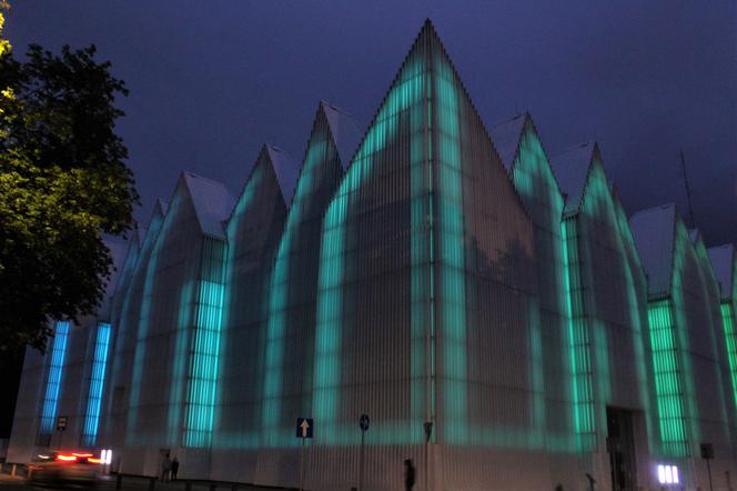 Pokaz iluminacji Filharmonii w Szczecinie z okazji Święta Muzyki