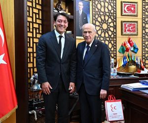 Mesut Ozil przeszedł niezwykłą przemianę!