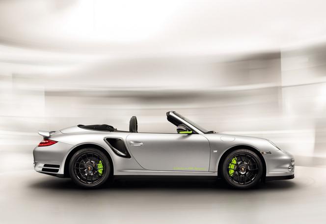 Porsche 911 Turbo S Edition 918 Spyder