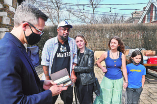 Wzięła ślub i pojechała walczyć