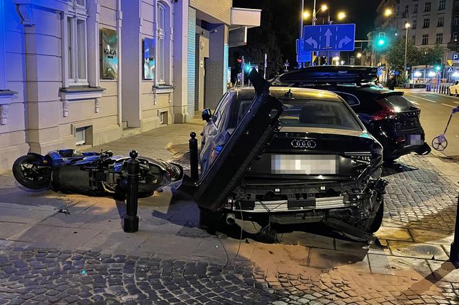 Warszawa. Śmiertelny wypadek w Śródmieściu. Taksówkarz nie żyje, dwie rowerzystki w szpitalu