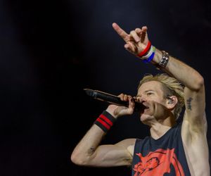 Deryck Whibley był wykorzystywany przez byłego menedżera? Poważne oskarżenie w autobiografi lidera Sum 41