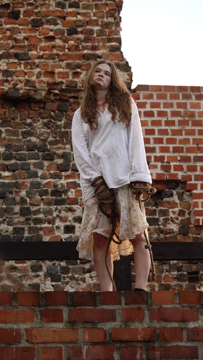 Zwieńczeniem teatralnego weekendu była niedzielna prezentacja egzaminu studentów III roku aktorstwa Uniwersytetu Andrzeja Frycza Modrzewskiego pt. „Prorok Ilja – nieprawdopodobna historia w XIV scenach”