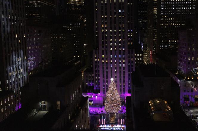 Choinka w nowojorskim Rockefeller Center została rozświetlona