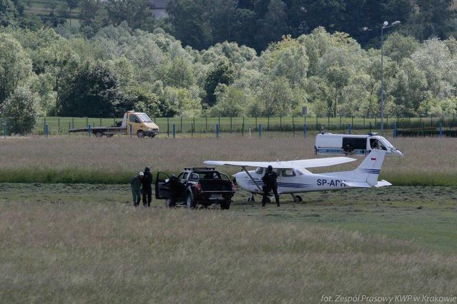 Samolot z terrorystami na pokładzie nad Małopolską: Zobacz zdjęcia z ćwiczeń służb [GALERIA]